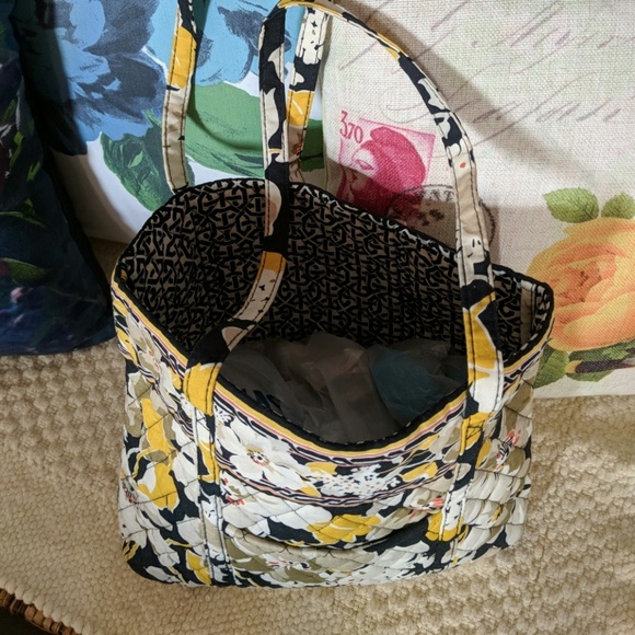 Vera Bradley quilted tote bag floral - Picture 3 of 8